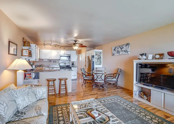 Kaunakakai Condo With Private Lanai And Ocean Views!