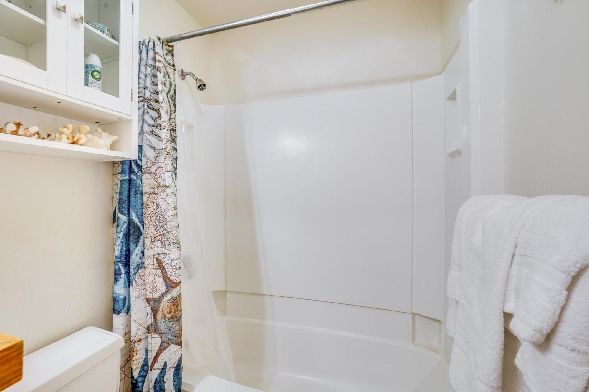 With Private Lanai And Ocean Views! * Kaunakakai