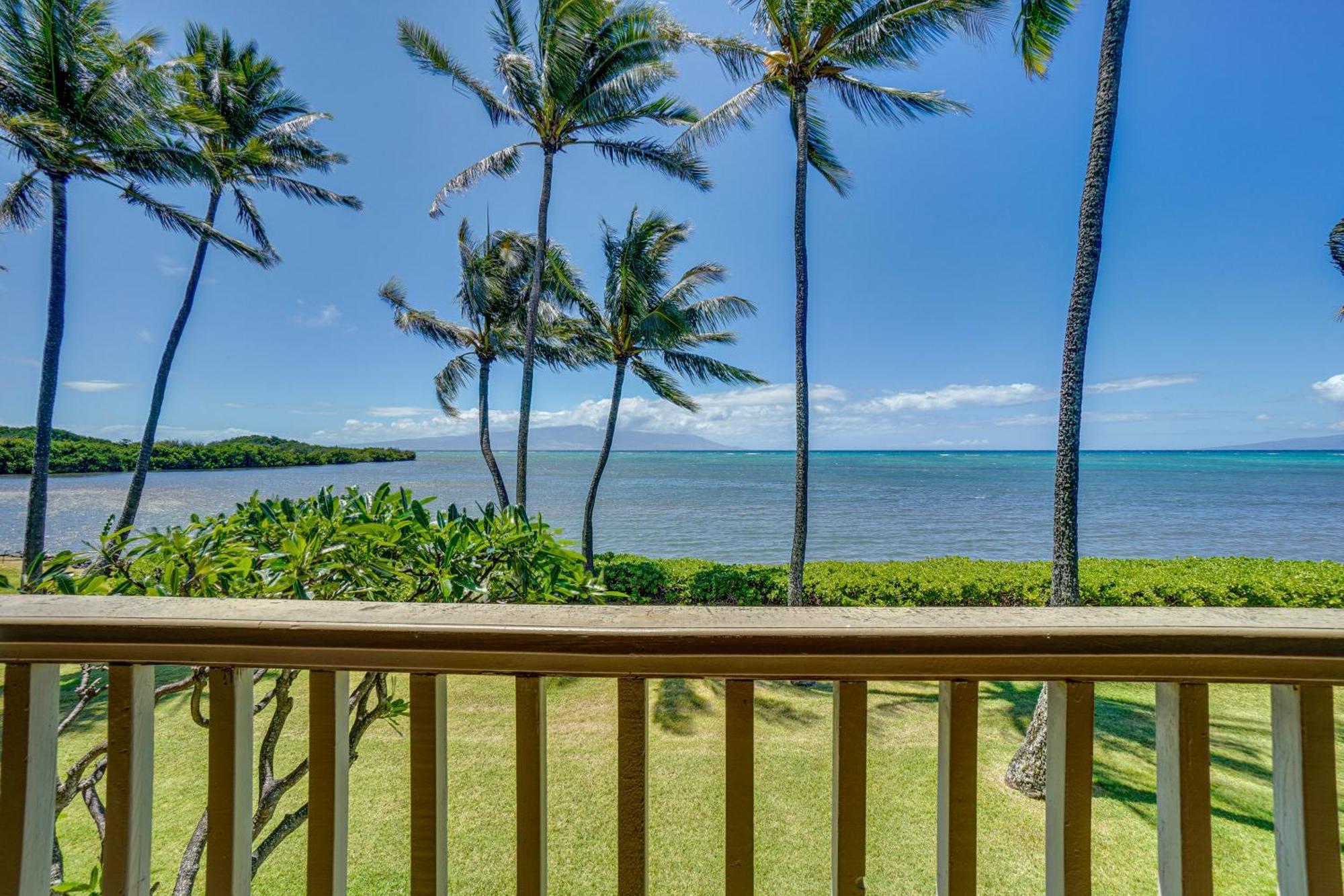 With Private Lanai And Ocean Views! *